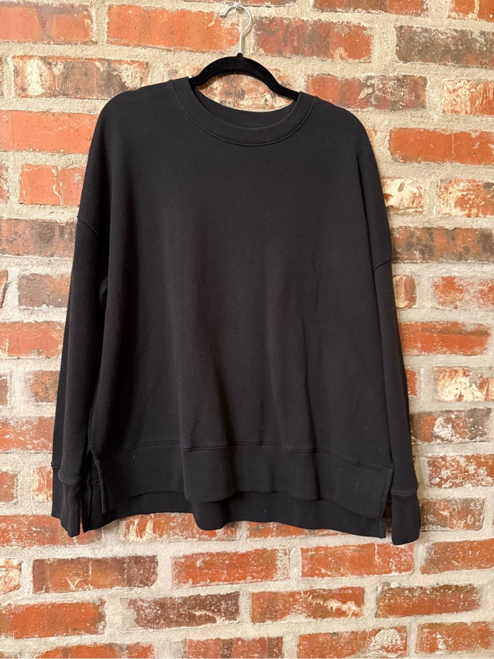 T226-Time and Tru Black Oversized Crewneck Sweatshirt